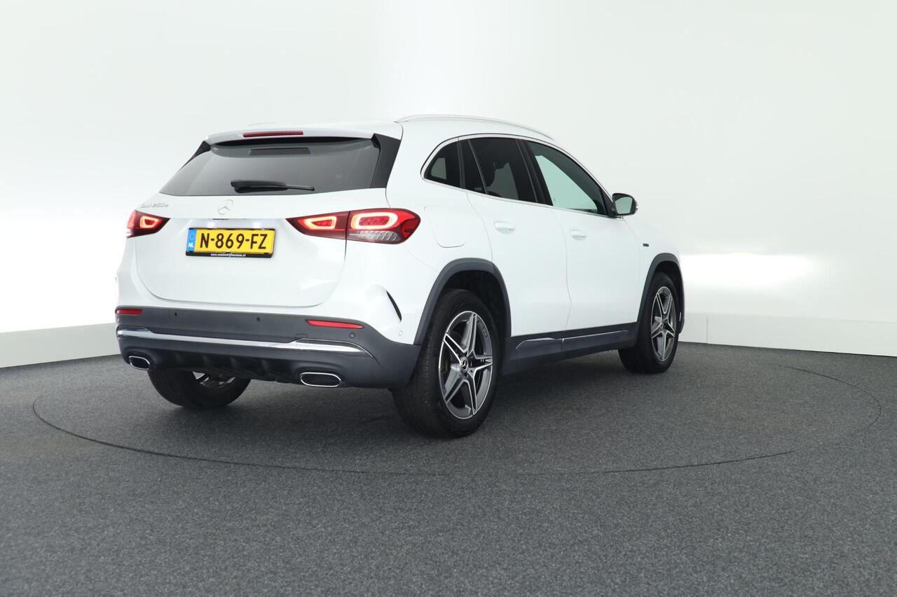 Mercedes-Benz GLA-KLASSE 250 e 218pk AMG Line Trekhaak Camera Stoelverwarming Navigatie