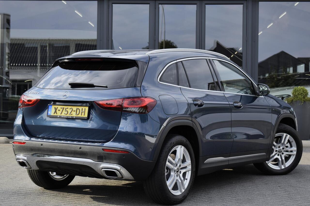 Mercedes-Benz GLA-KLASSE 250 e Progressive Distronic Carplay