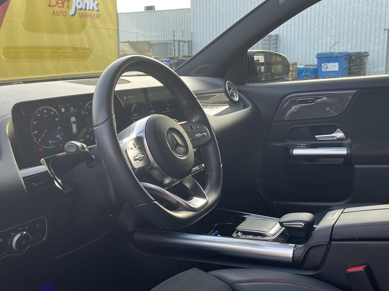 Mercedes-Benz GLA-KLASSE 250 e AMG Line | Panoramadak