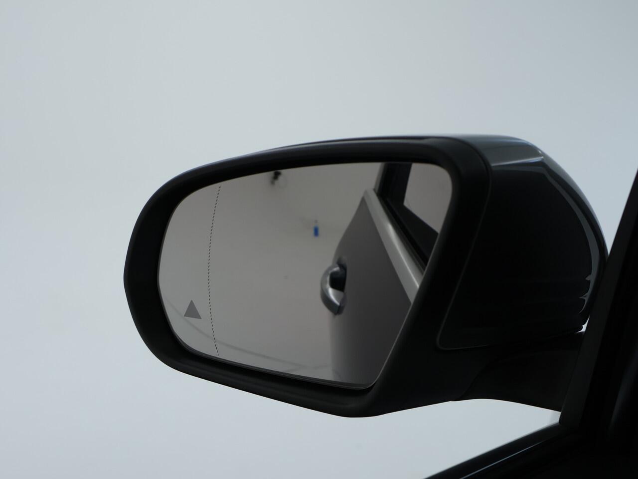 Mercedes-Benz GLA-KLASSE 250 e AMG Line | Panoramadak | Dodehoek Assist | 11 kW Laden | Sfeerverlichting | Stuur en Stoelverwarming | Inclusief 24 maanden Mercedes-Benz Certified garantie voor Europa.