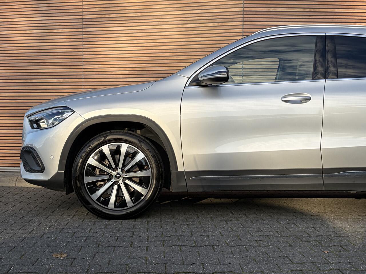 Mercedes-Benz GLA-KLASSE 250 e Business Solution Navigatie / Cruise / Camera