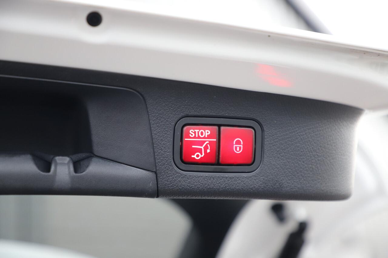 Mercedes-Benz GLA-KLASSE 250e AMG | 218PK | Pano | Sfeerverlichting | ACC | Widescreen | Stuurwielverw. | Trekhaak | Stoelverw. | 2025.