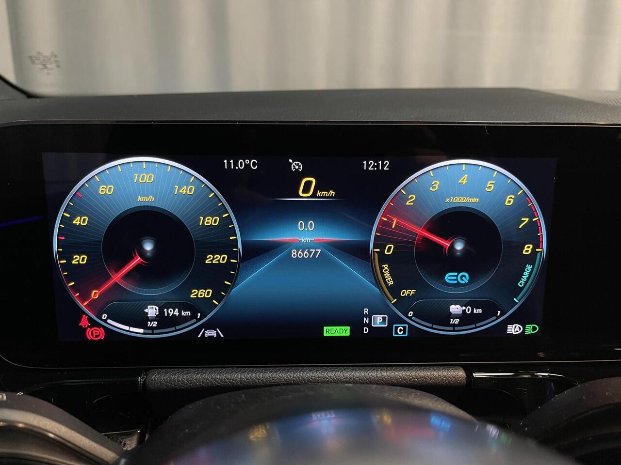 Mercedes-Benz GLA-KLASSE 250 e AMG Line 20"/Panoramadak/Memory stoel l+r/Matrix LED/Keyless/Sfeerverlichting/Stoelverwarming/Camera/Elektrische klep