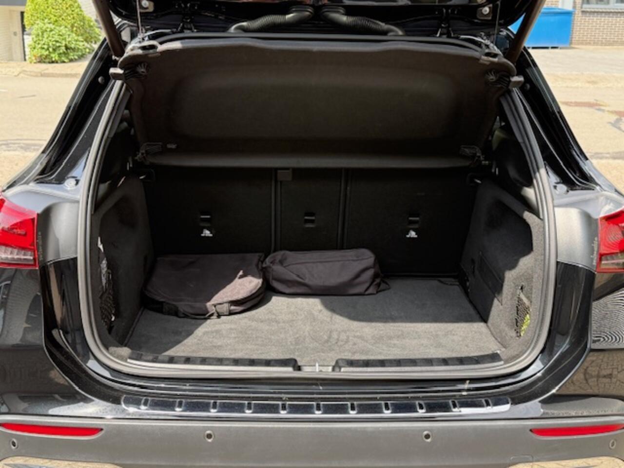 Mercedes-Benz GLA-KLASSE 250 e AMG Line LED | CLIMA | SFEERVERLICHTING