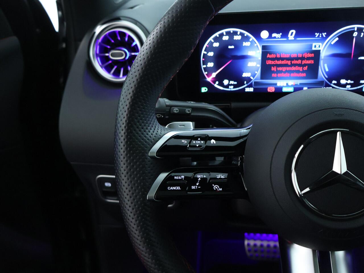 Mercedes-Benz GLA-KLASSE 250 e AMG Plug-In Hybride | AMG Line Premium Plus | Trekhaak | Distronic | Panorama Schuif-Kanteldak | 11 kW Laden | Stuur en Stoelverwarming. Inclusief 24 maanden MB Certified garantie voor Europa.