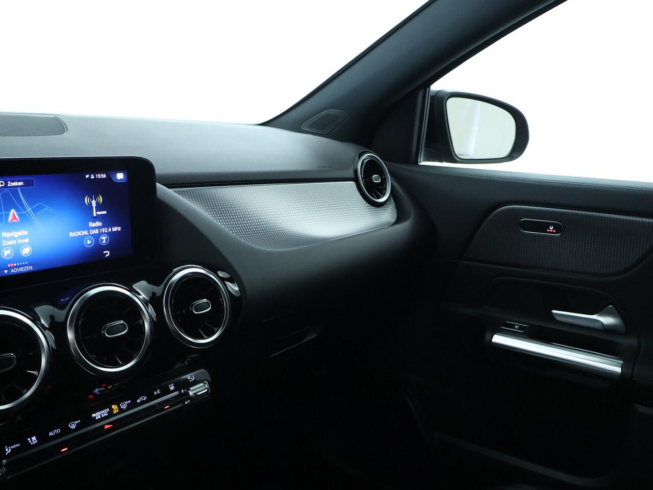 Mercedes-Benz GLA-KLASSE 250 e Business Solution Luxury Line Apple CarPlay | Nightpakket | Achteruitrijcamera | Trekhaak Inclusief 24 maanden MB Certified garantie voor Europa.