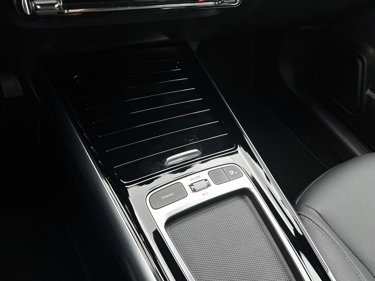 Mercedes-Benz GLA-KLASSE 250 e Plug-In Hybride | Trekhaak | Ledkoplampen | Achteruitrijcamera | Apple CarPlay | Stoelverwarming voor en stuur | Easy-Pack Achterklep. Inclusief 24 maanden MB Certified garantie voor Europa.