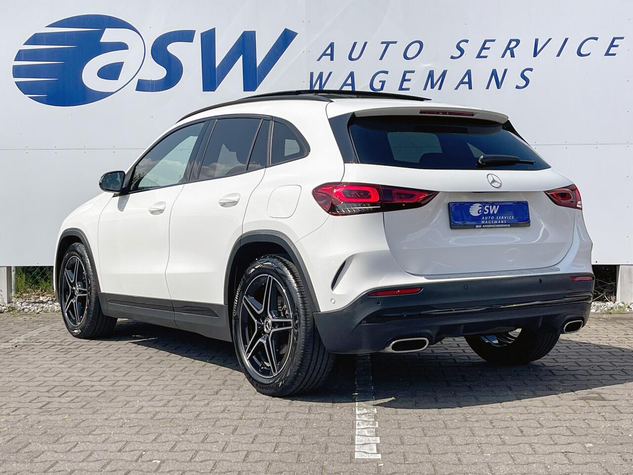 Mercedes-Benz GLA-KLASSE 200 AMG Line | Trekhaak | Pano | Burmester | Night Pakket