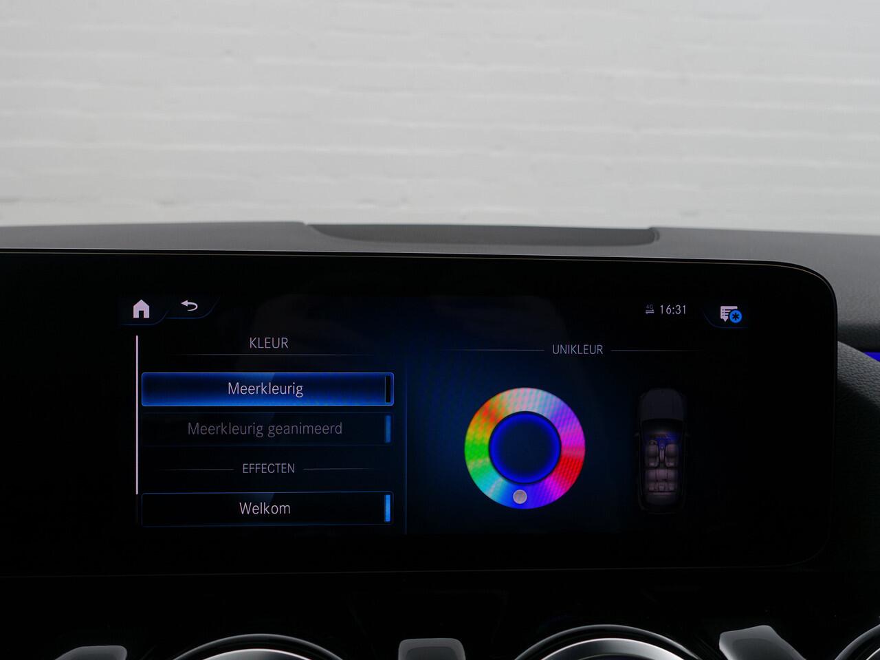 Mercedes-Benz GLA-KLASSE 200 Premium Luxury Aut- Panoramadak, Memory Seats, Sfeerverlichting, Camera, Leder Interieur