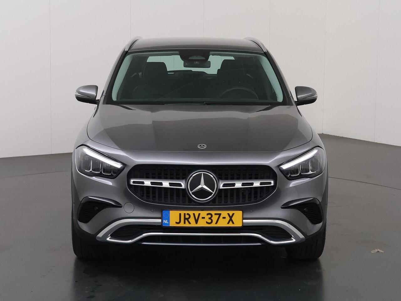 Mercedes-Benz GLA-KLASSE 250 e Luxury Line | Trekhaak | Elektrische achterklep | Achteruitrijcamera | Winter pakket |