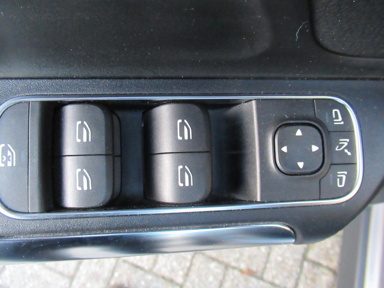 Mercedes-Benz GLA-KLASSE 200 Urban/Trekhaak/Widescreen