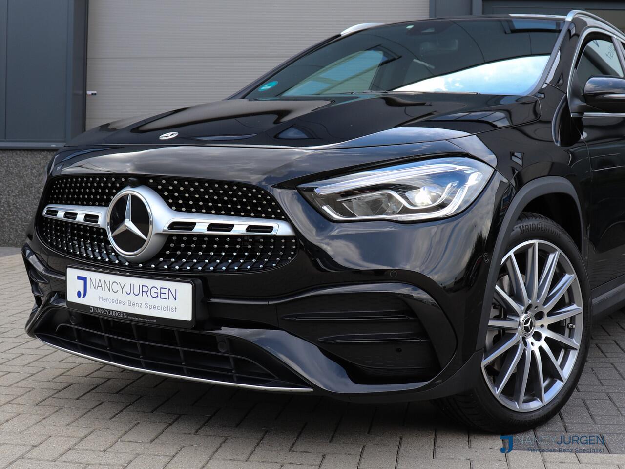 Mercedes-Benz GLA-KLASSE 250 e AMG Limited | Two Tone Leder | Adapt. Cruise Control | Apple Car Play/Android Auto | MBUX | Parkeer Pakket | Camera | Spiegel Pakket | 20" LM AMG | Model 2022 | Volledig Gedocumenteerd Onderhoud |