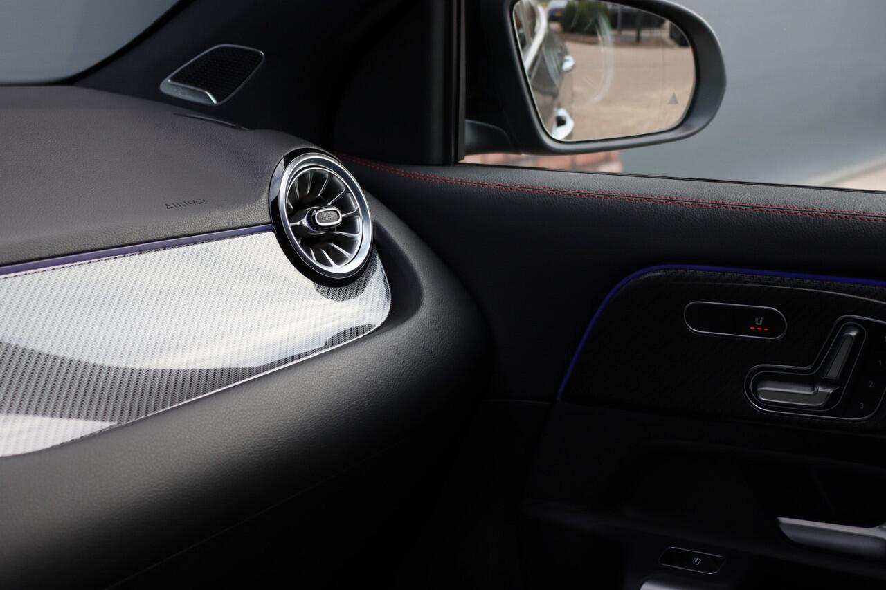 Mercedes-Benz GLA-KLASSE 250 e Premium+ AMG Line | Facelift | Distronic | Panoramadak | Burmester | Trekhaak | HUD | Memory | Verwarmd Stuurwiel | Surround Camera |