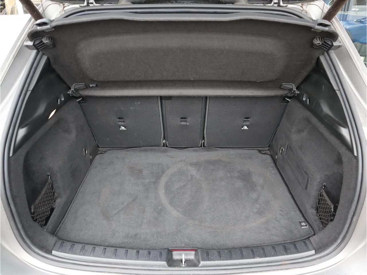 Mercedes-Benz GLA-KLASSE 250 e AMG Line