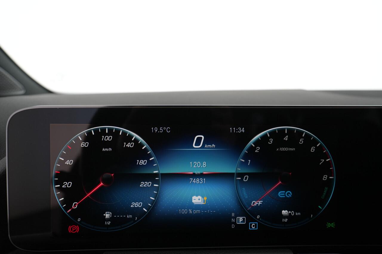 Mercedes-Benz GLA-KLASSE 250 e AMG Plug-In Hybride | Panoramadak | Trekhaak | Sfeerverlichting | Keyless Go | Parkeerpakket met Camera | Inclusief 24 maanden Mercedes-Benz Certified garantie voor Europa.