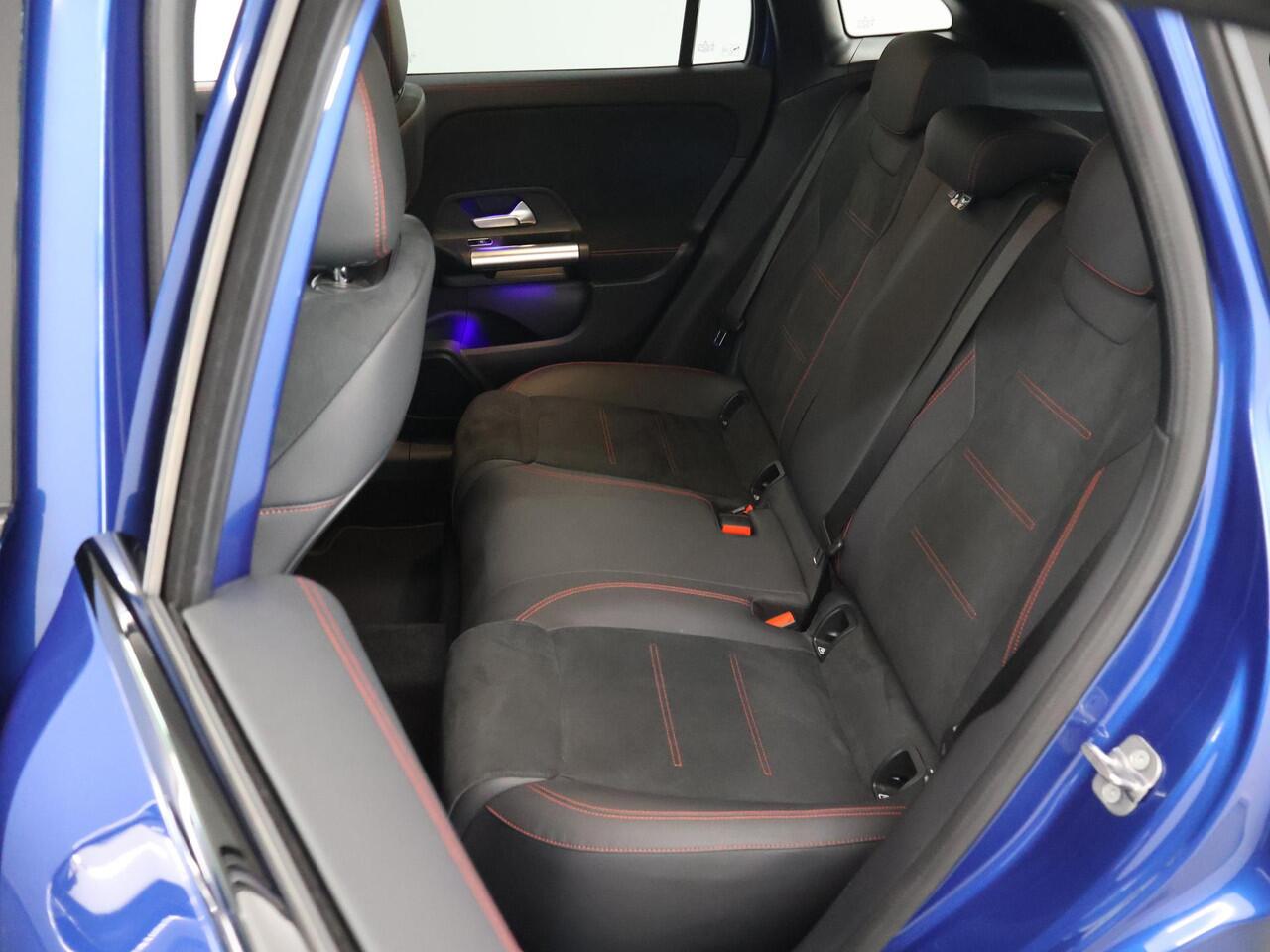 Mercedes-Benz GLA-KLASSE 250 e AMG Night | Keyless Go | Sfeerverlichting | Winter pakket | Special Edition | Easy Pack achterklep