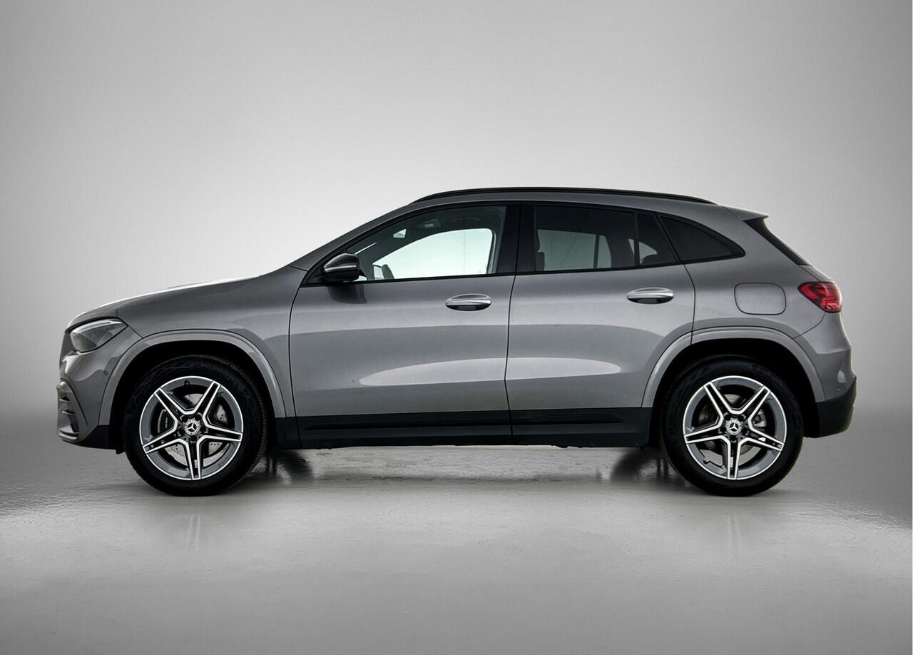 Mercedes-Benz GLA-KLASSE 250 e AMG Plug-In Hybride | AMG Line | Night Pakket | Sfeerverlichting | Stuur en Stoelverwarming |Easy-Pack Achterklep. Inclusief 24 maanden MB Certified garantie voor Europa.