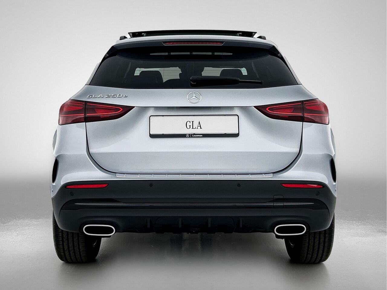 Mercedes-Benz GLA-KLASSE 250 e Business Solution AMG | Nightpakket | Smartphone integratie | Multibeam LED | Panoramaschuifdak | Stoelverwarming voor |