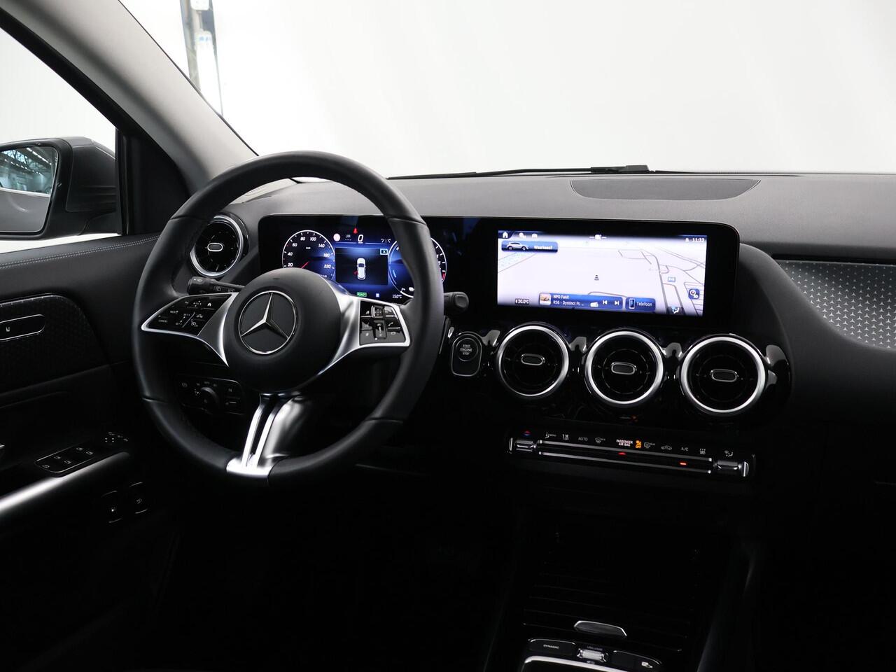 Mercedes-Benz GLA-KLASSE 250 e Luxury Line | Elektrische achterklep | Winter pakket | Achteruitrijcamera |