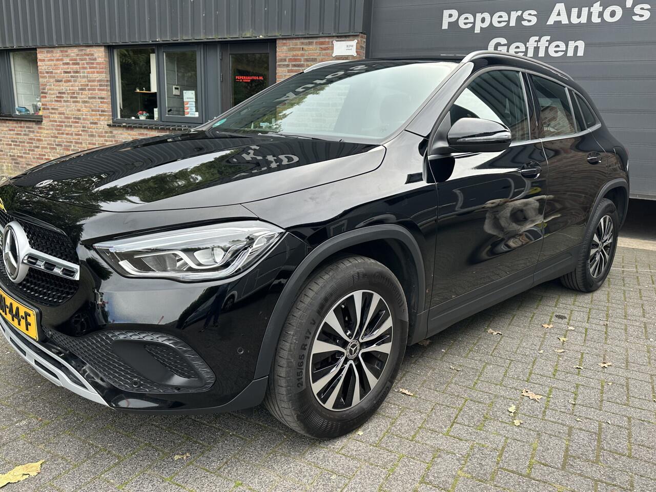 Mercedes-Benz GLA-KLASSE 250 e AMG Line Plug In Hybrid 1e Eigenaar Camera Stoelverwarming