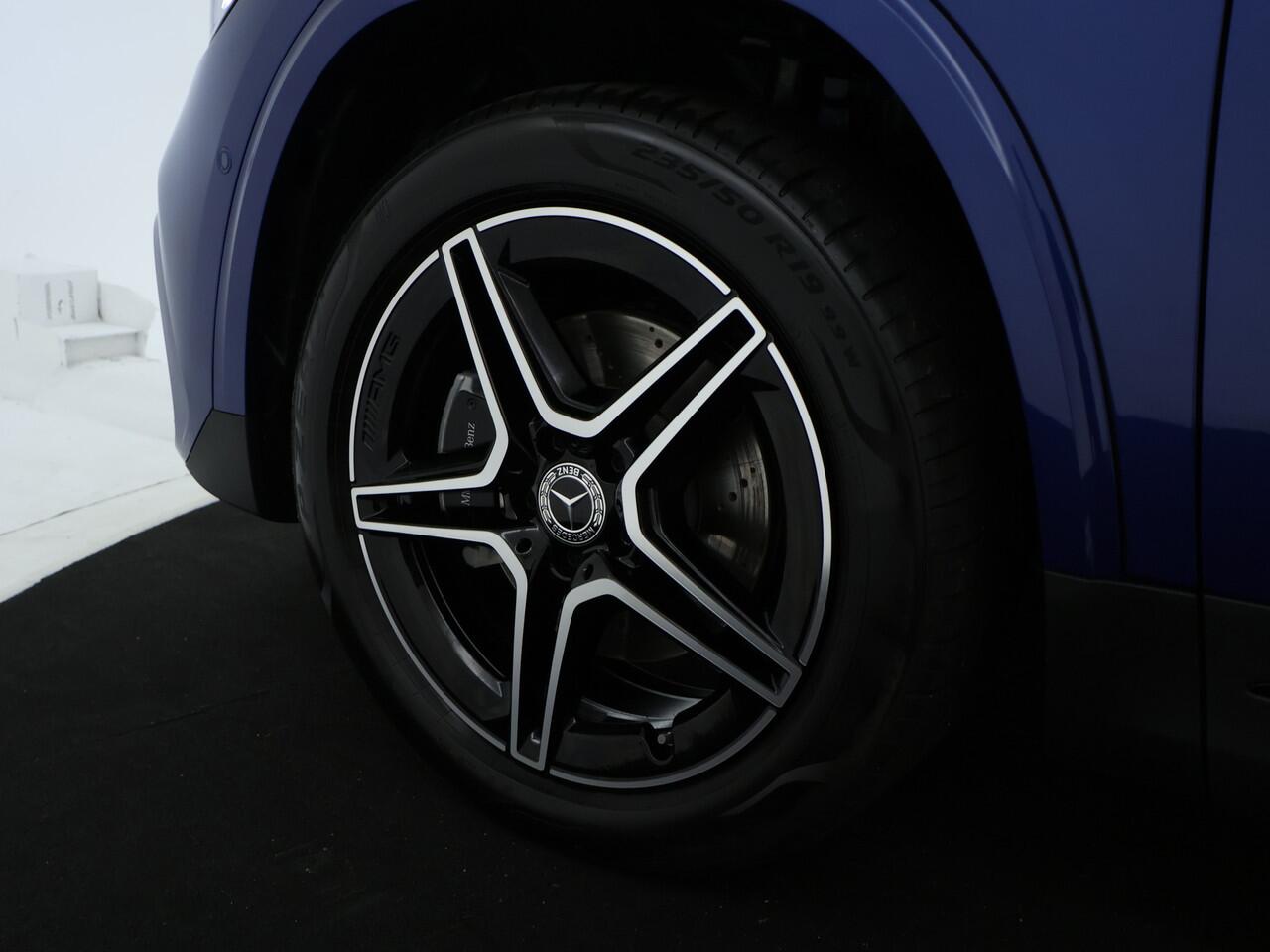 Mercedes-Benz GLA-KLASSE 250 e AMG Plug-In Hybride Edition AMG Line | Night Pakket | Distronic | 360° Camera | AC en DC Laden | MultiBeam Koplampen | Stuur en Stoeverwarming. Inclusief 24 maanden Mercedes-Benz Certified garantie voor Europa.