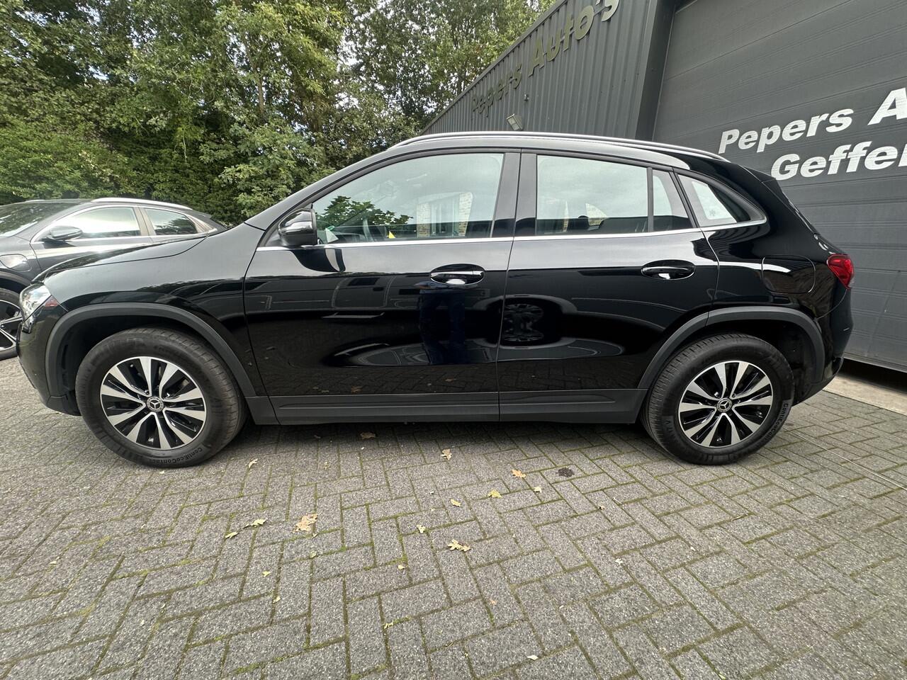 Mercedes-Benz GLA-KLASSE 250 e AMG Line Plug In Hybrid 1e Eigenaar Camera Stoelverwarming