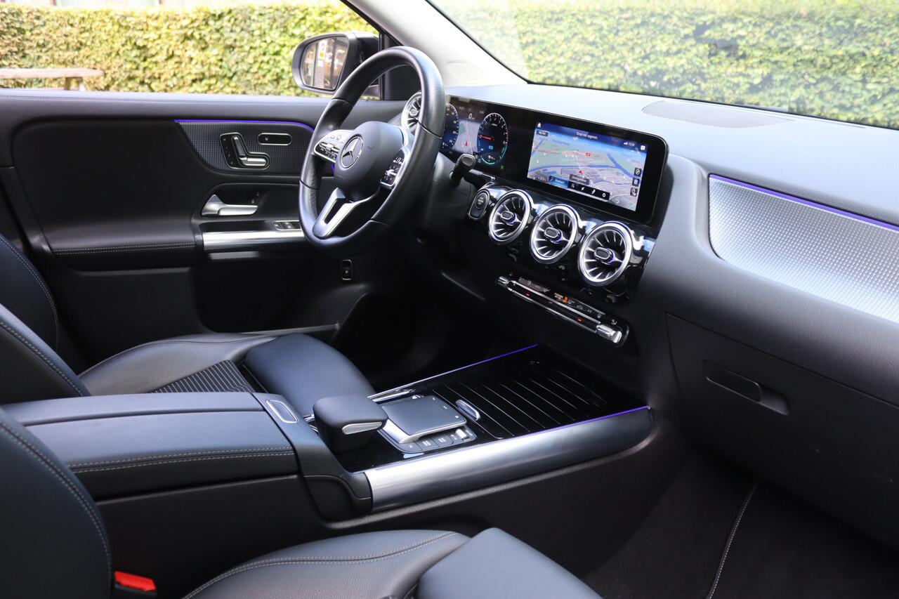 Mercedes-Benz GLA-KLASSE 250 e Progressive Night Pano/LED/Leder/Keyless/Camera/Elek. stoelen/Dodehoek/19"/Trekhaak wegkl.