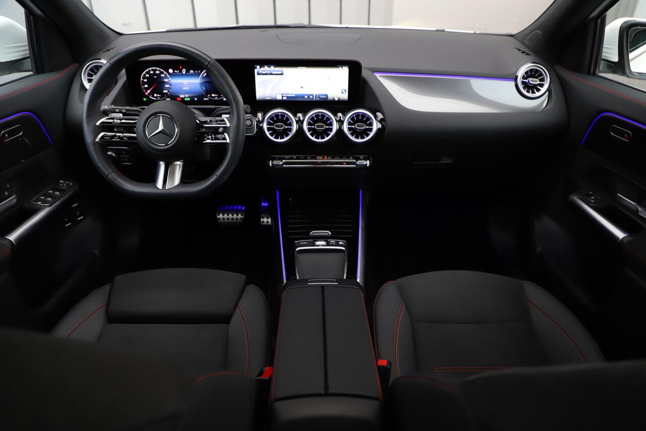 Mercedes-Benz GLA-KLASSE 250e AMG | 218PK | Pano | Sfeerverlichting | ACC | Widescreen | Stuurwielverw. | Trekhaak | Stoelverw. | 2025.