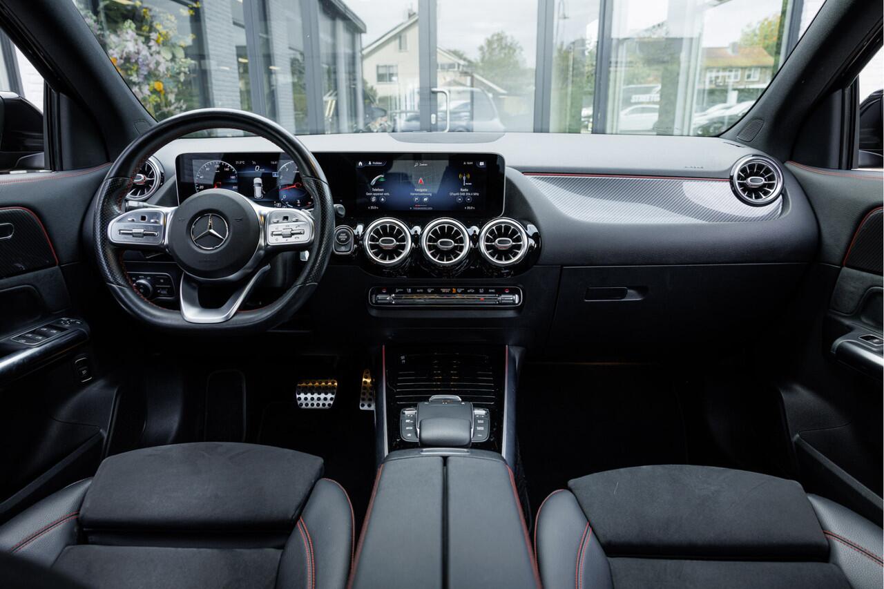 Mercedes-Benz GLA-KLASSE 200 Aut. AMG Night Edition Widescreen - High Perf. Led - Stoelverwarming