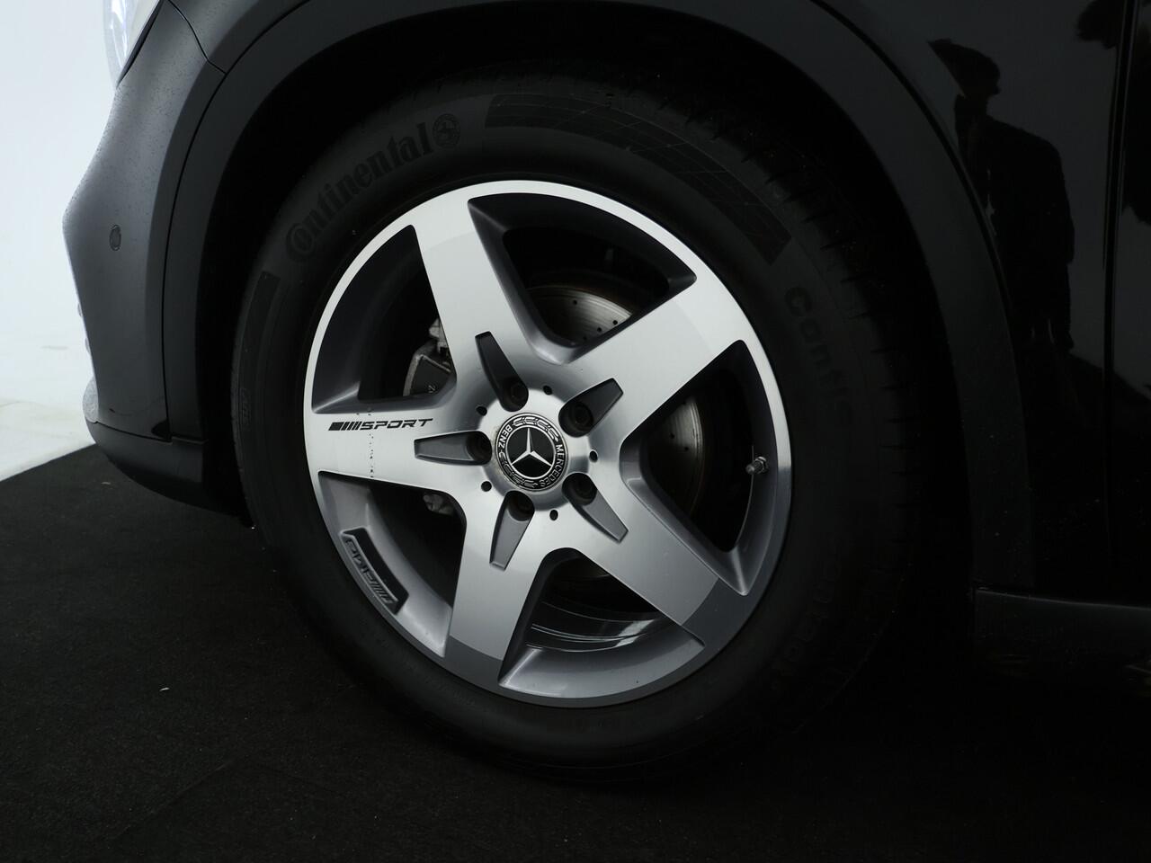 Mercedes-Benz GLA-KLASSE 180 Business Solution AMG | Achteruitrijcamera | Navigatie | Stoelverwarming | Klimaatregeling | Inclusief 24 Maanden Garantie