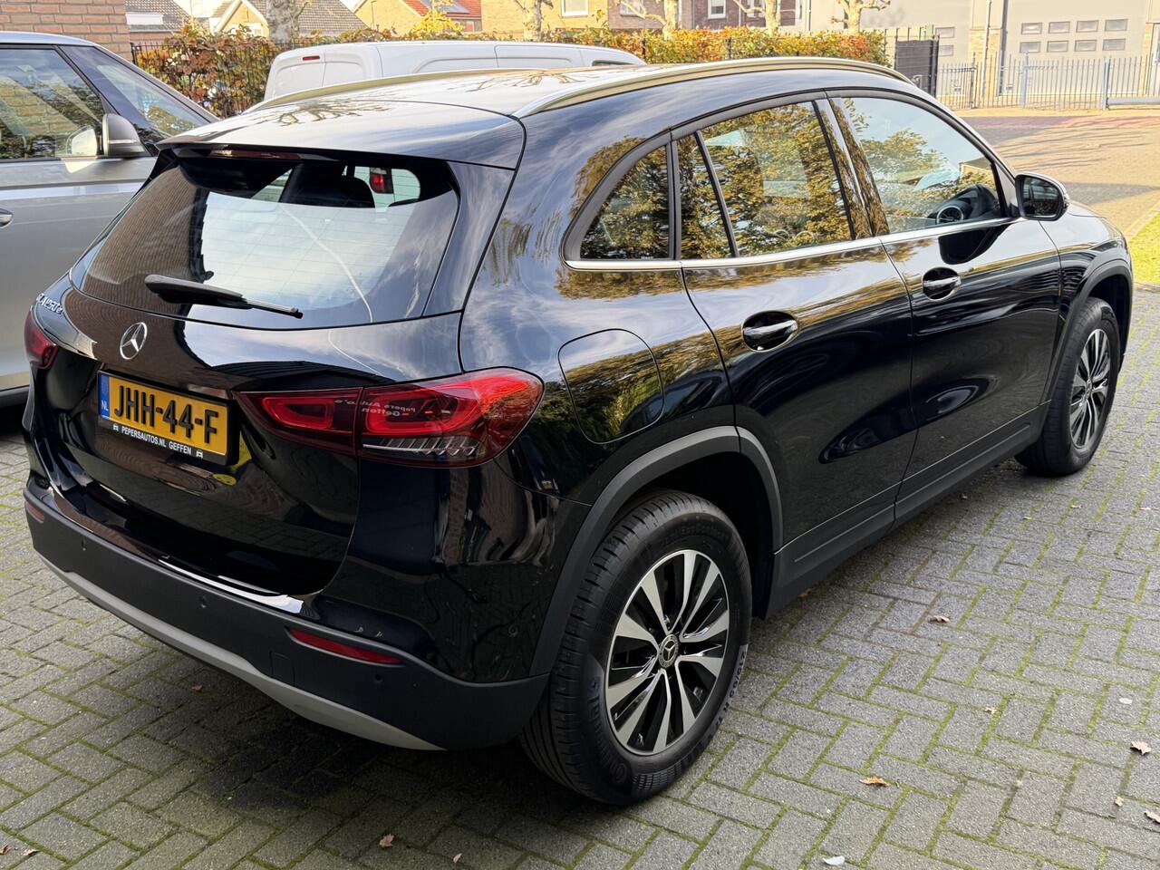 Mercedes-Benz GLA-KLASSE 250 e AMG Line Plug in Hybrid 1e eigenaar Camera stoelverwarming Incl btw .