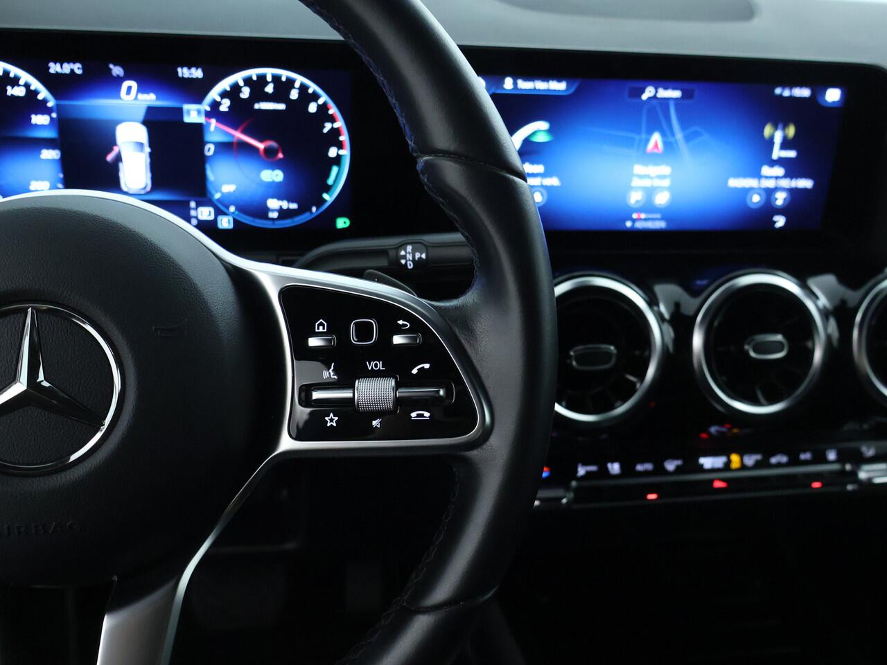 Mercedes-Benz GLA-KLASSE 250 e Business Solution Luxury Line Apple CarPlay | Nightpakket | Achteruitrijcamera | Trekhaak Inclusief 24 maanden MB Certified garantie voor Europa.