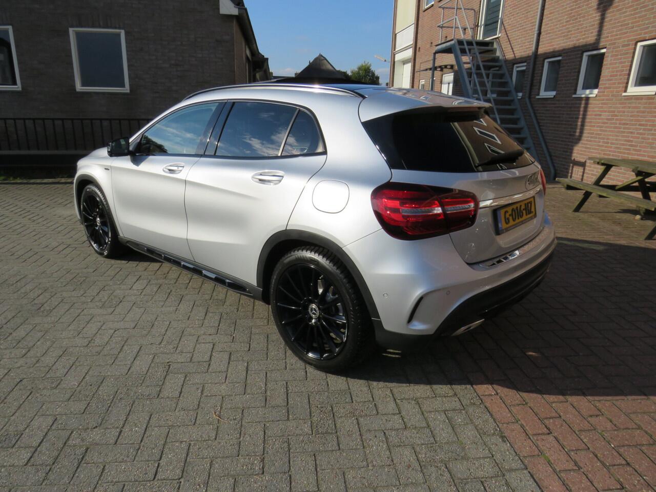 Mercedes-Benz GLA-KLASSE 180 Sport Edition Premium Plus AMG * Rijklaarprijs incl. garantie * Panoramadak * Trekhaak * 360 Camera * Led