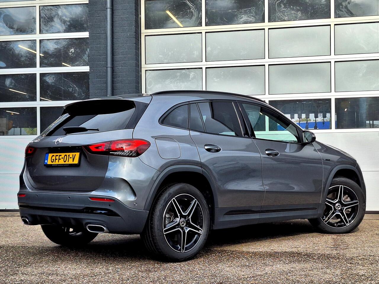 Mercedes-Benz GLA-KLASSE 250 e | AMG Line | Night pakket | Parkeersensoren rondom | Widescreen | Stoelverwarming voor | Easy Pack achterklep | LED verlichting