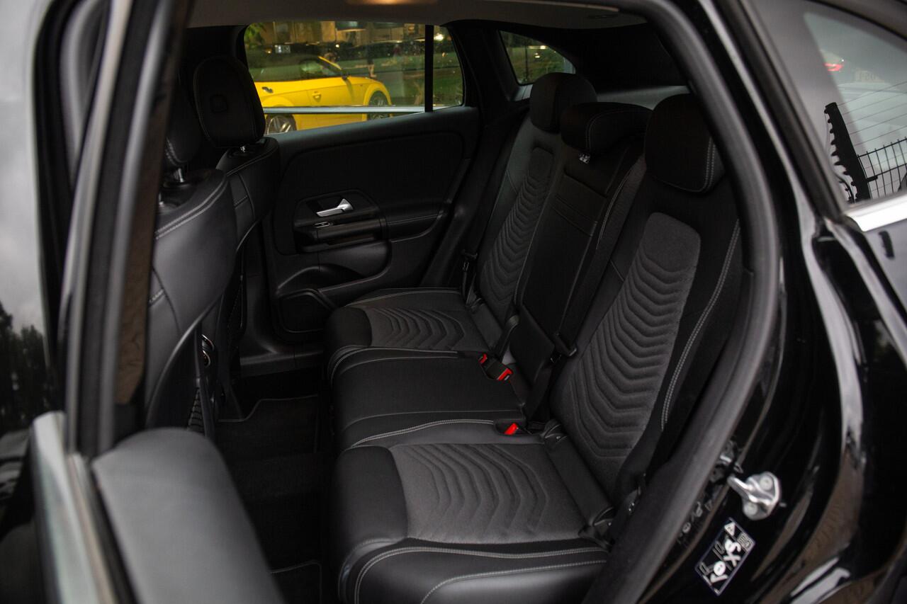 Mercedes-Benz GLA-KLASSE 250 e Business Solution AMG Limited , Trekhaak, Camera, Voorstoelen verwarmd, Cruise control