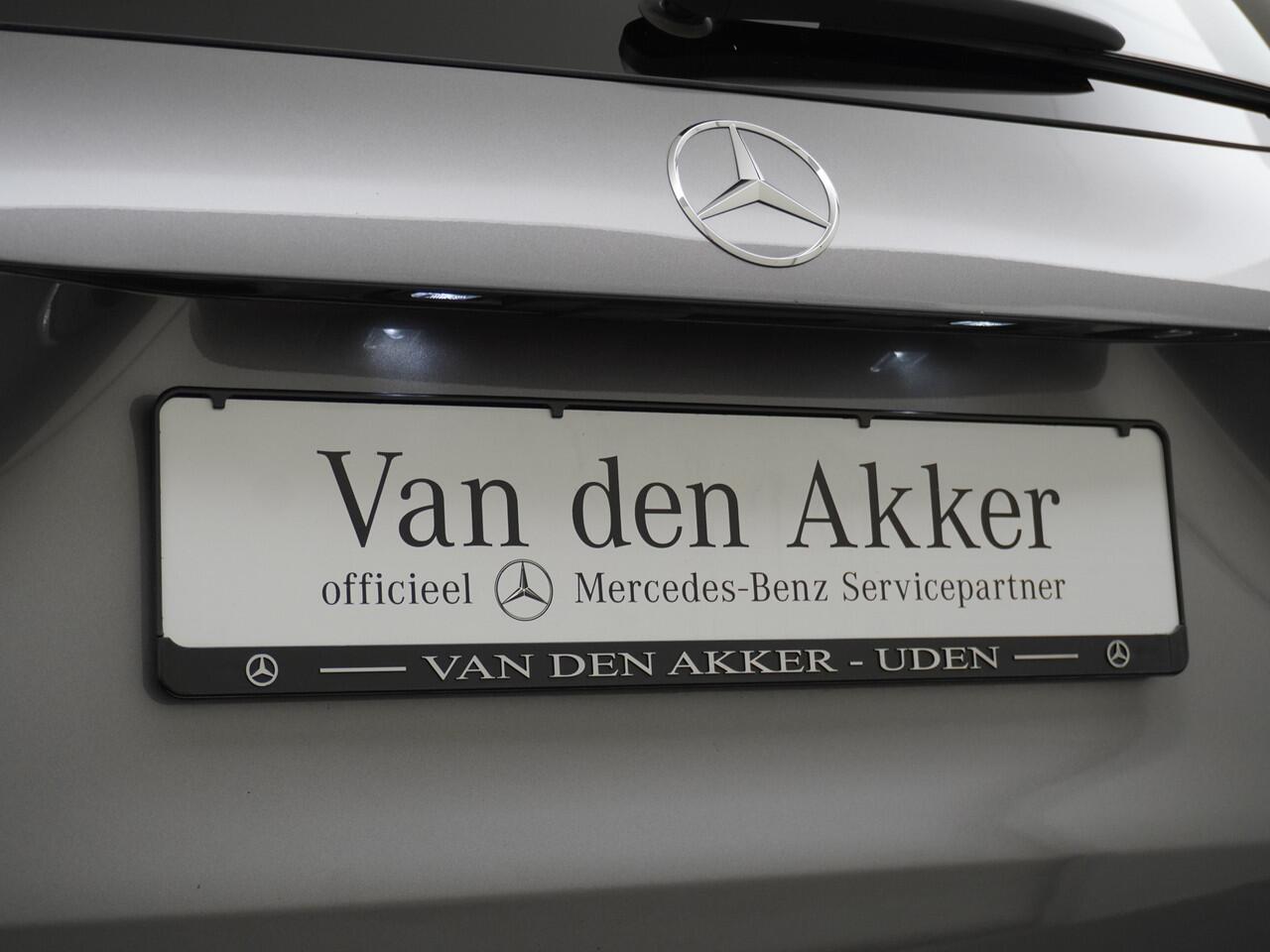 Mercedes-Benz GLA-KLASSE 250 e AMG // Panoramadak // 20" AMG Velgen // Nightpakket // Sfeerverlichting // Camera //