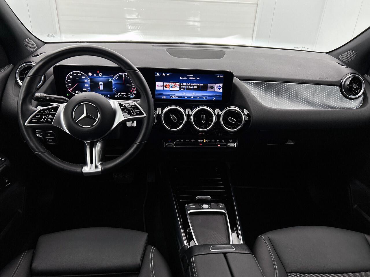 Mercedes-Benz GLA-KLASSE 250 e Plug-In Hybride Luxury | Parkeerpakket met Camera | Car Play | Stoelverwarming | LED | Spiegelpakket | Inclusief 24 maanden Mercedes-Benz Certified garantie voor Europa.