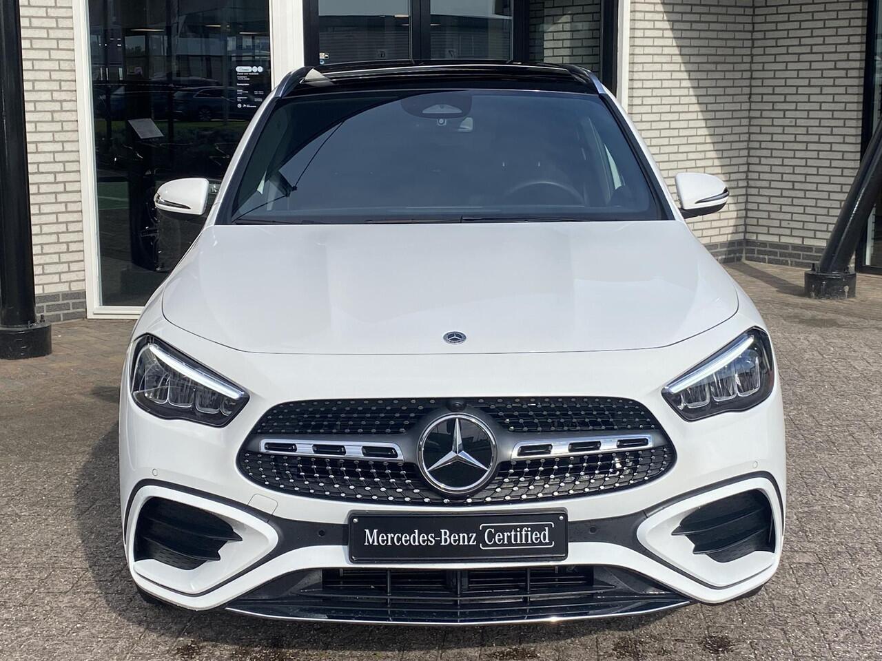 Mercedes-Benz GLA-KLASSE GLA 250 e AMG | Panoramadak Keyless Entry| Stoelverwarming| Sfeerverlichting