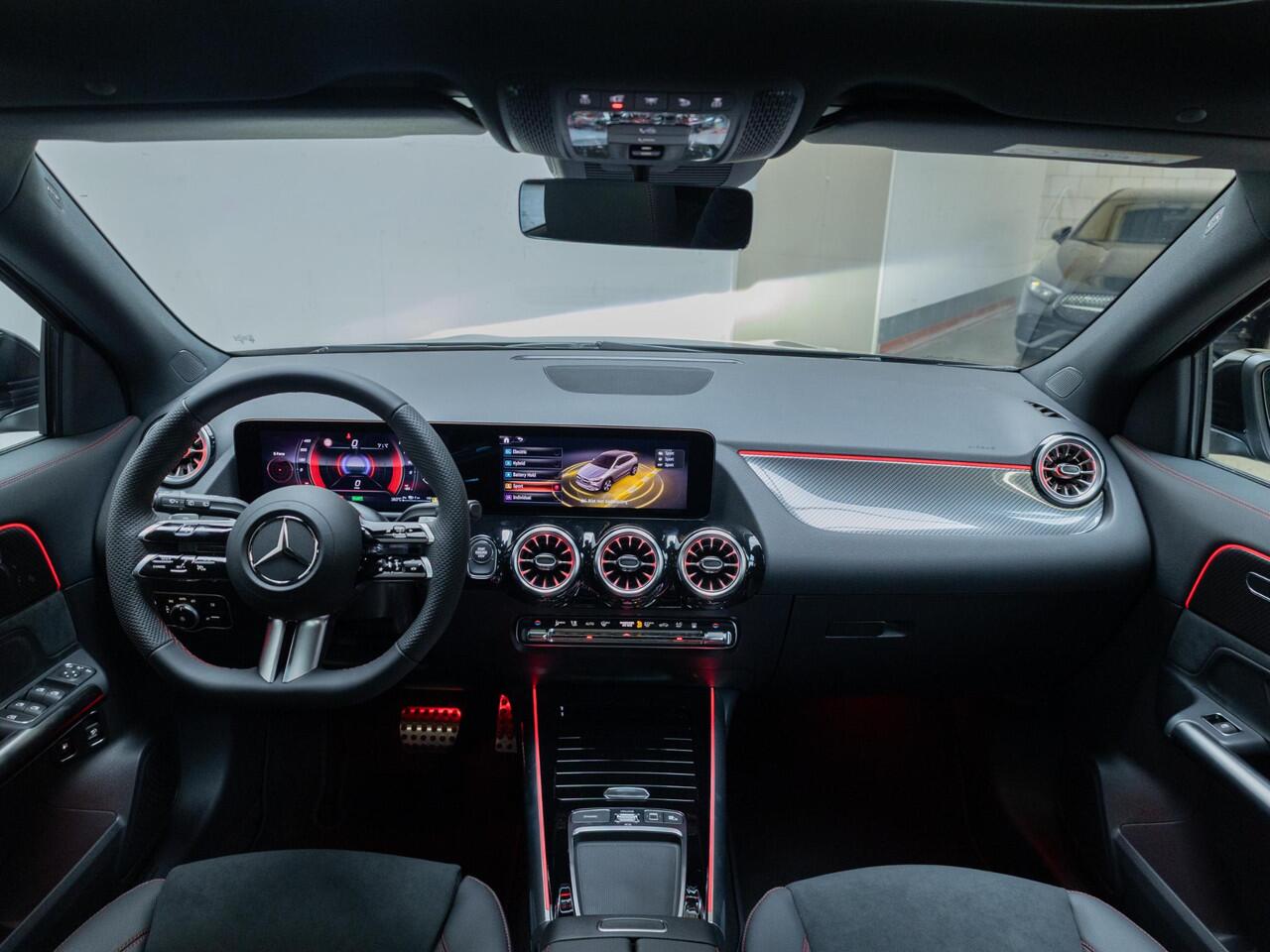 Mercedes-Benz GLA-KLASSE 250 e Business Solution AMG Panorama dak