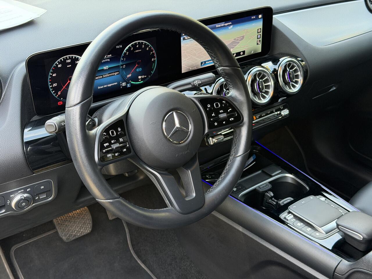 Mercedes-Benz GLA-KLASSE 250 e AMG Line Plug in Hybrid 1e eigenaar Camera stoelverwarming Incl btw .