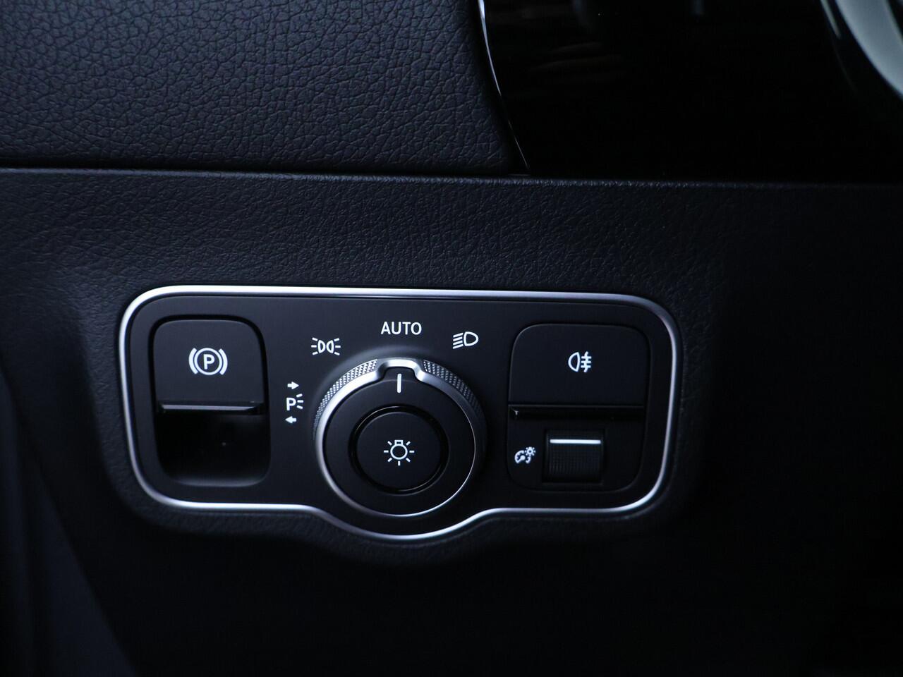 Mercedes-Benz GLA-KLASSE 250 e AMG Plug-In Hybride AMG Line | Dodehoek Assist | Memory voorstoelen | 11 kW Laden | stuur en Stoelverwarming. Inclusief 24 maanden MB Certified garantie voor Europa.