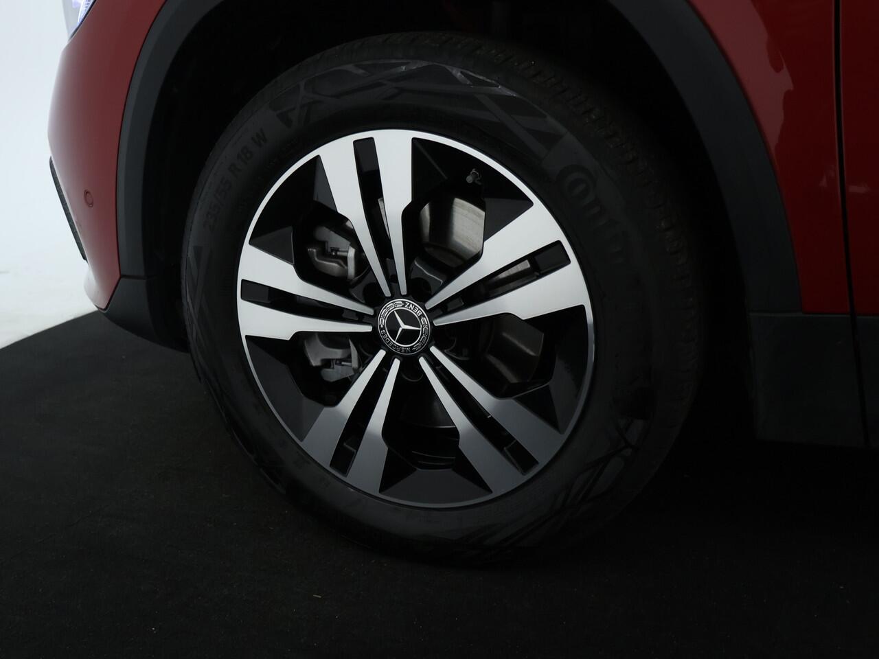 Mercedes-Benz GLA-KLASSE 250 e Business Solution Luxury Line Apple CarPlay | Nightpakket | Achteruitrijcamera | Trekhaak Inclusief 24 maanden MB Certified garantie voor Europa.