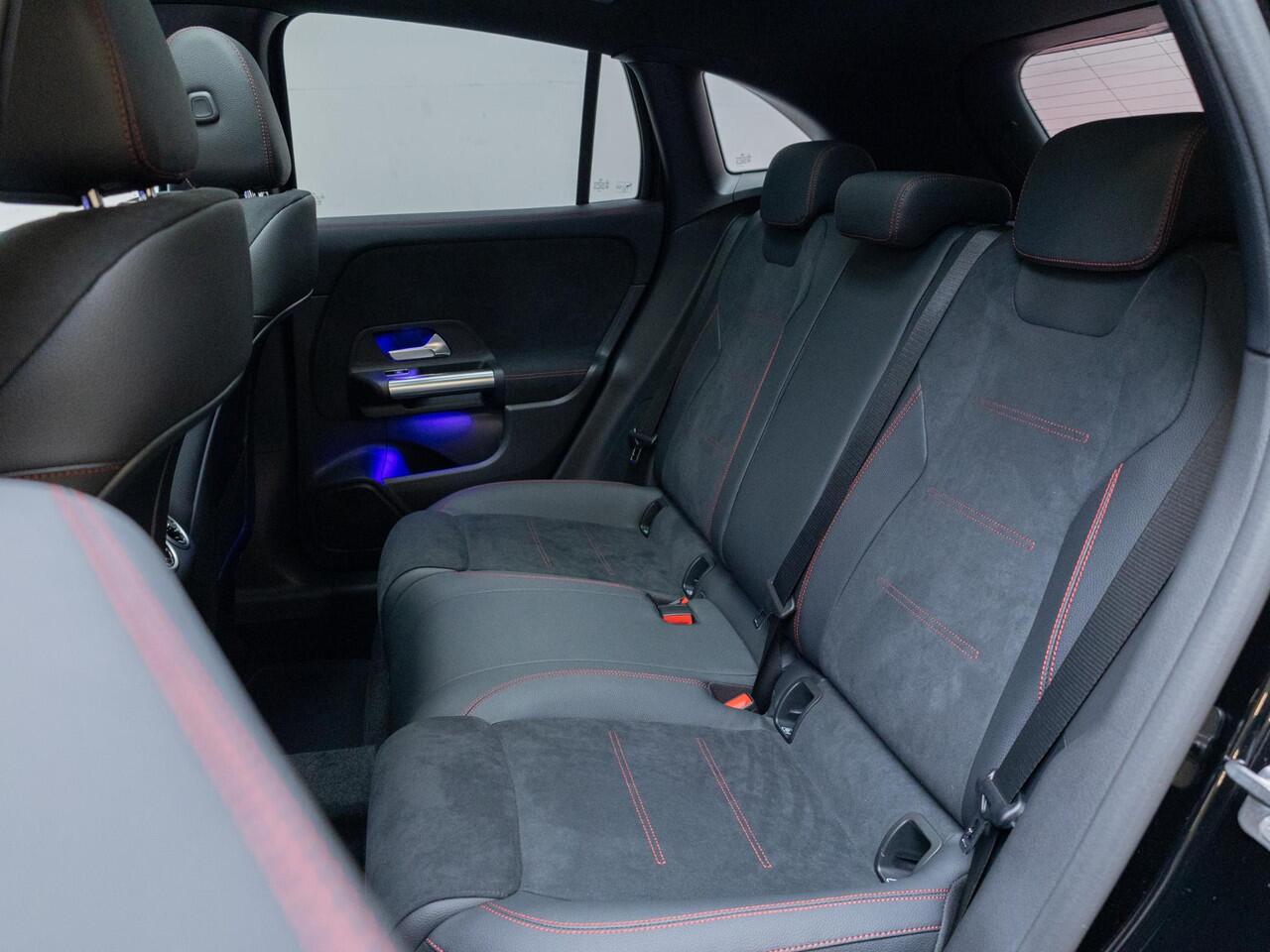 Mercedes-Benz GLA-KLASSE 250 e Business Solution AMG Panorama dak