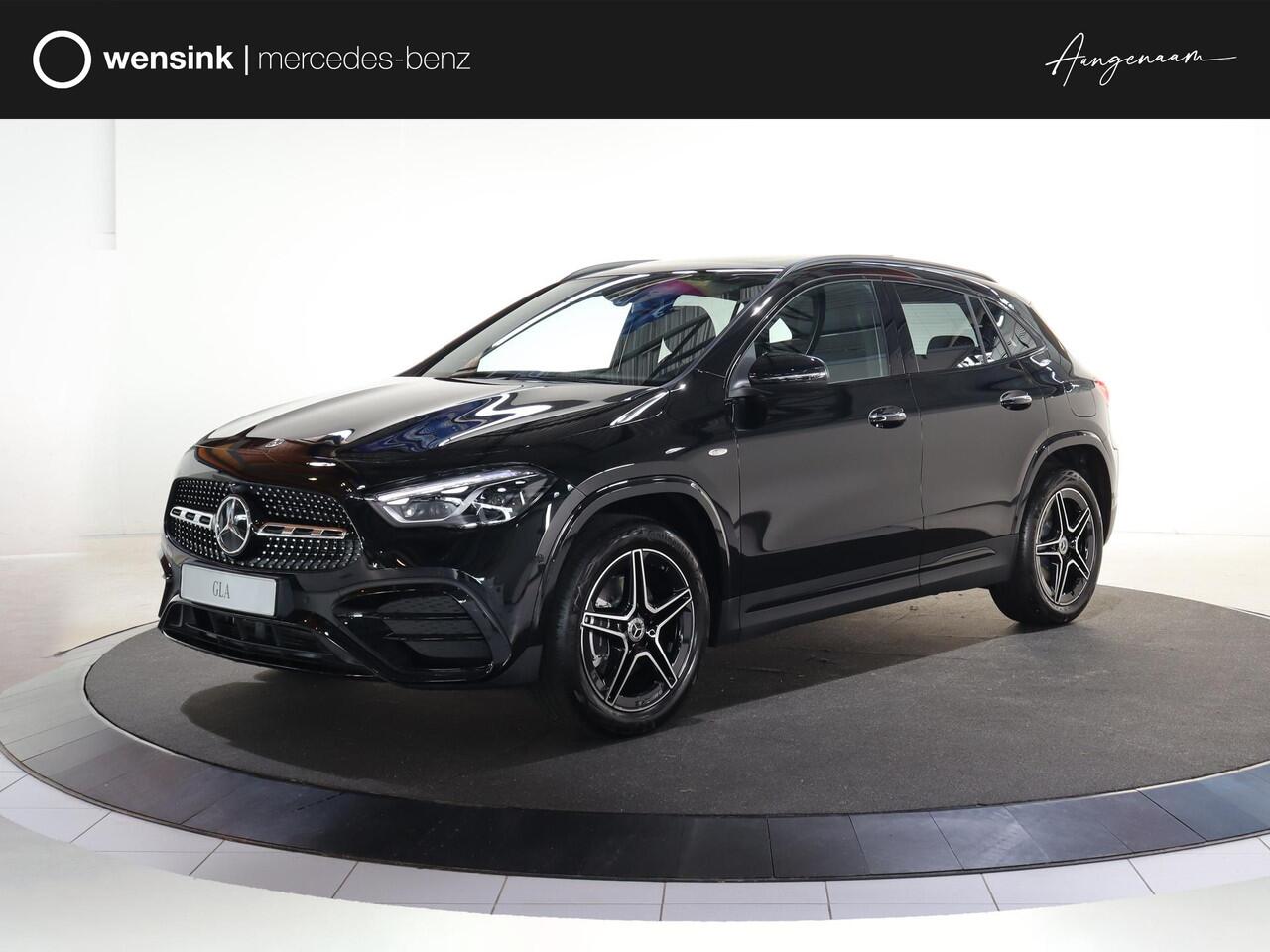 Mercedes-Benz GLA-KLASSE 250 e Business Solution AMG | Nightpakket | Panoramaschuifdak | Achteruitrijcamera | Stoelverwarming | Sfeerverlichting | LED verlichting |
