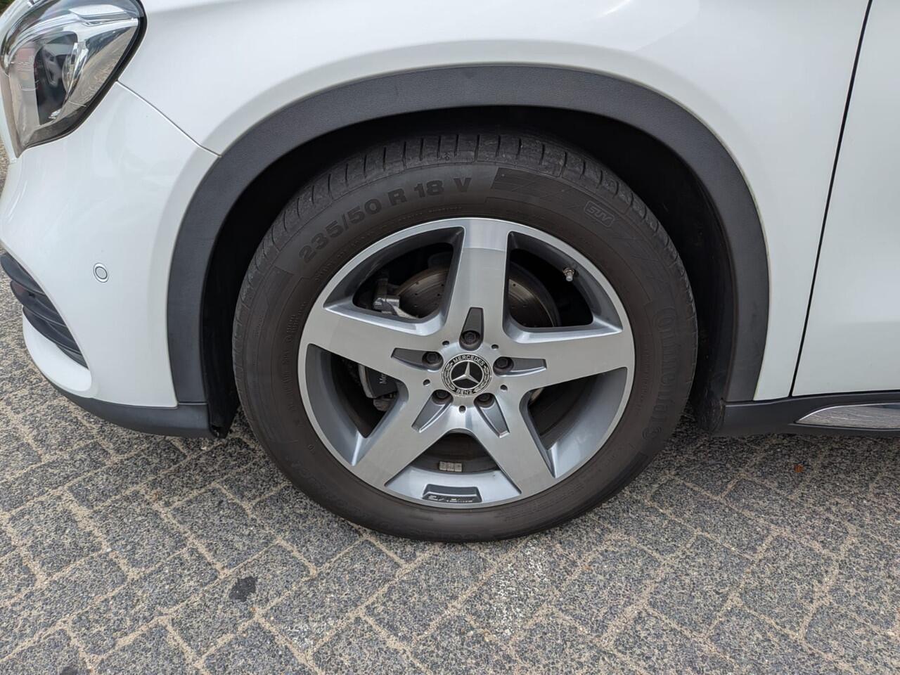 Mercedes-Benz GLA-KLASSE 180 Business Solution AMG nieuwstaat