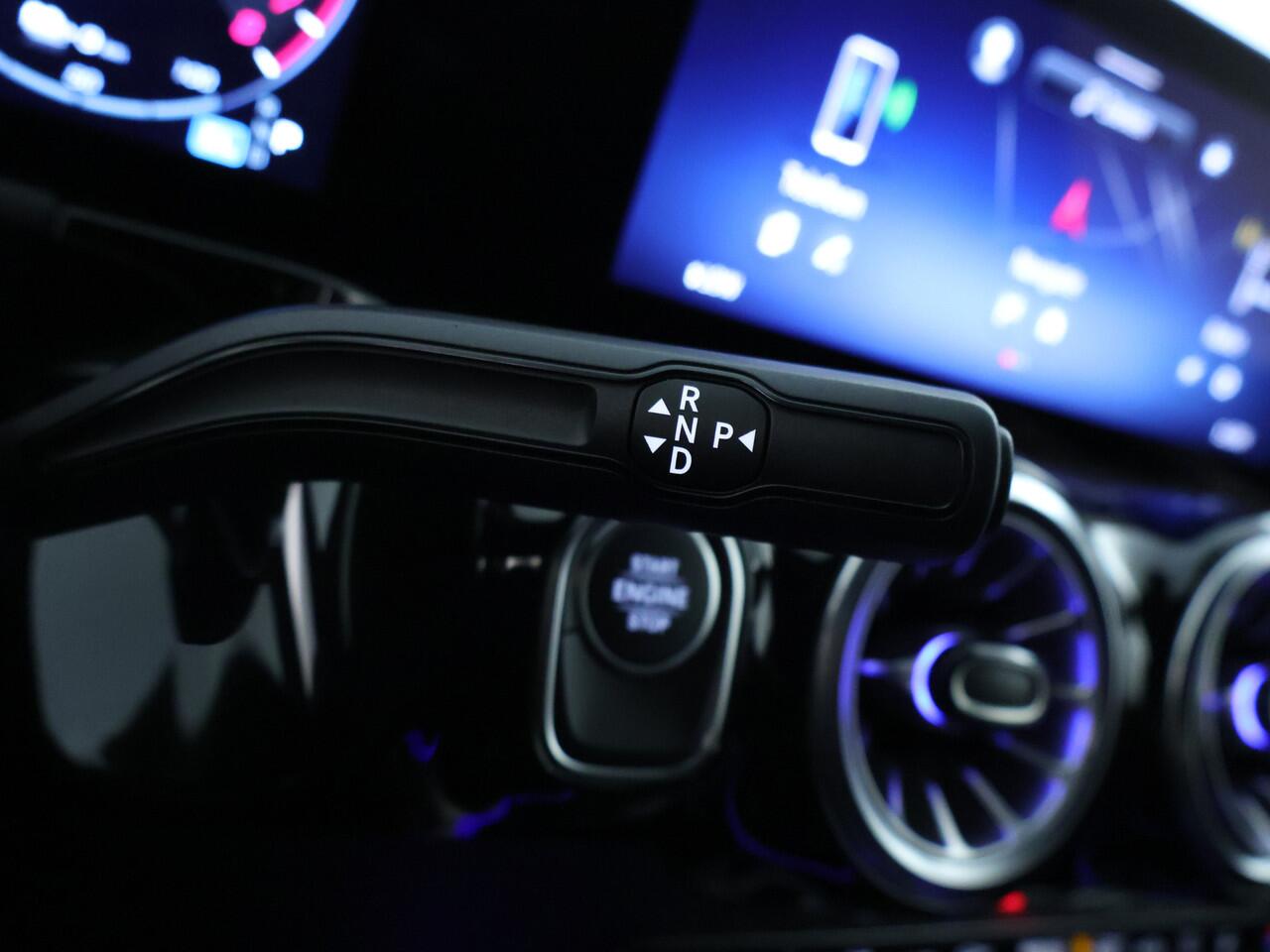 Mercedes-Benz GLA-KLASSE 250 e AMG Plug-In Hybride Edition AMG Line | Night Pakket | Distronic | 360° Camera | AC en DC Laden | MultiBeam Koplampen | Stuur en Stoeverwarming. Inclusief 24 maanden Mercedes-Benz Certified garantie voor Europa.