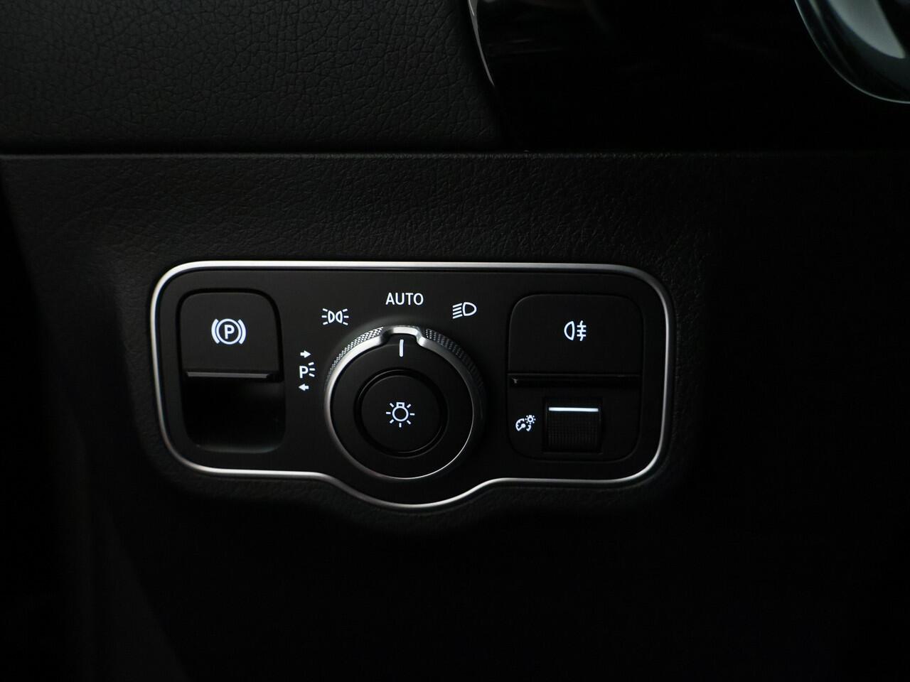 Mercedes-Benz GLA-KLASSE 250 e Plug-In Hybride Edition Progressive Line | Night Pakket | Multibeam Koplampen | Distronic | 11 kW Laden | Stuur en Stoelverwarming. Inclusief 24 maanden MB Certified garantie voor Europa.