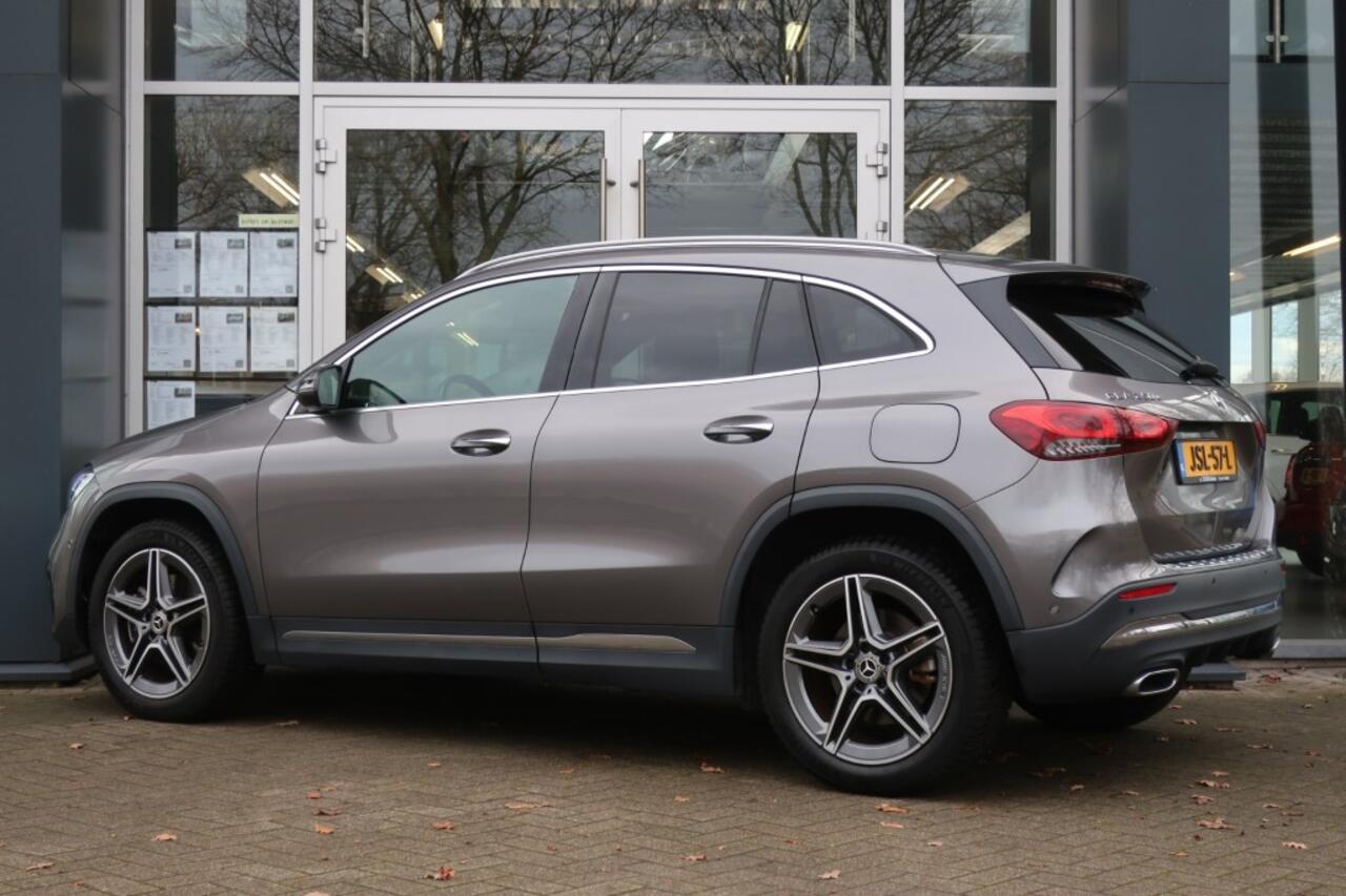 Mercedes-Benz GLA-KLASSE 250 E AMG LINE, All Season Banden, Schuifdak, Multibeam Led, etc.