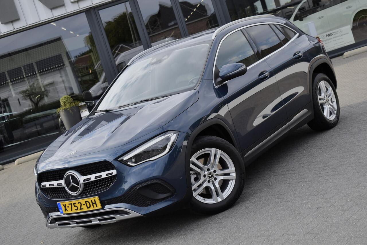 Mercedes-Benz GLA-KLASSE 250 e Progressive Distronic Carplay