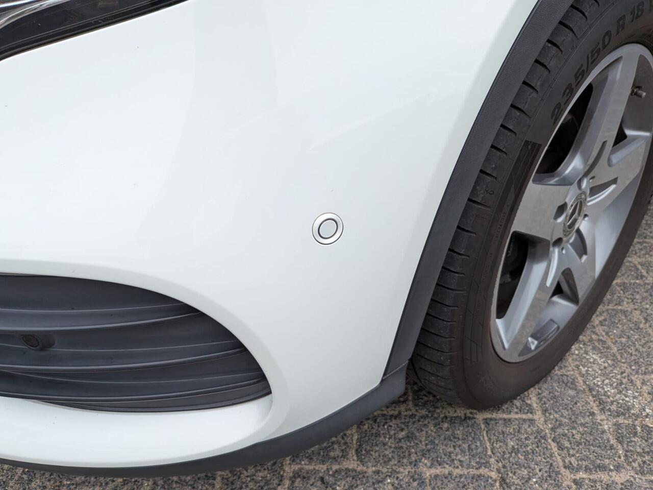 Mercedes-Benz GLA-KLASSE 180 Business Solution AMG nieuwstaat